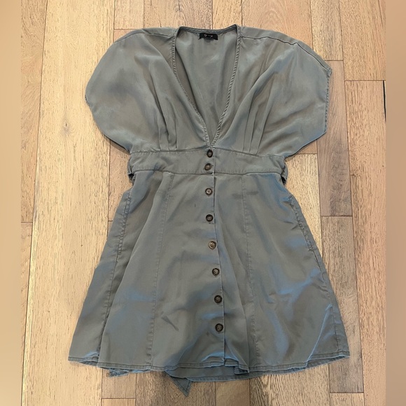 Quince Dresses & Skirts - Quince olive Vintage Wash Tencel Button Front Dress